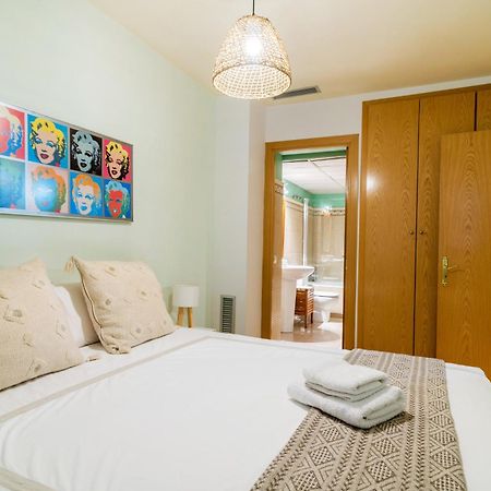 Elena Apartments - Жирона Экстерьер фото