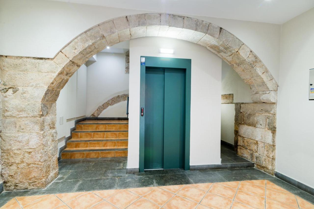 Elena Apartments - Жирона Экстерьер фото