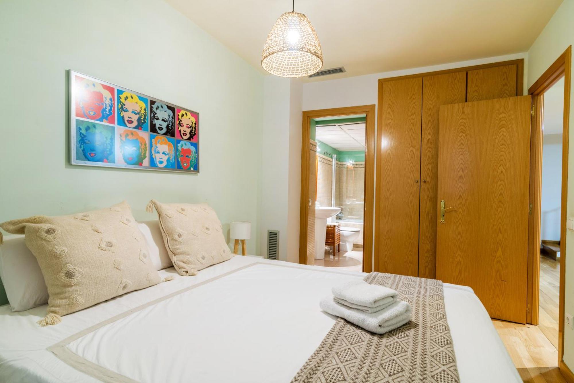 Elena Apartments - Жирона Экстерьер фото